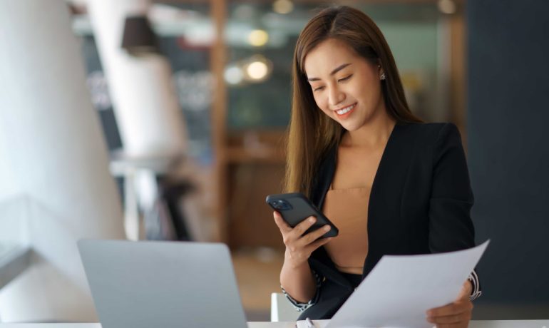 reduce abandoned calls contact centre messages on hold queue music voice prompts voice overs